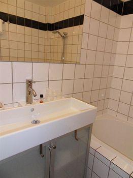 Hotel Lambeau Etterbeek Екстериор снимка