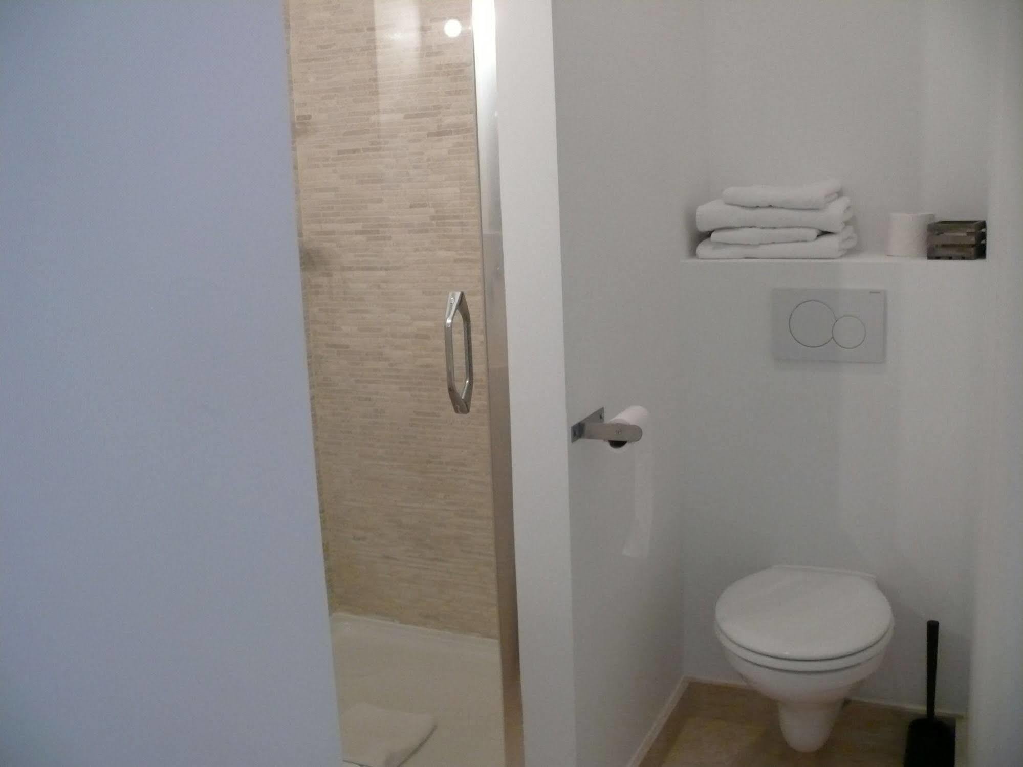 Hotel Lambeau Etterbeek Екстериор снимка