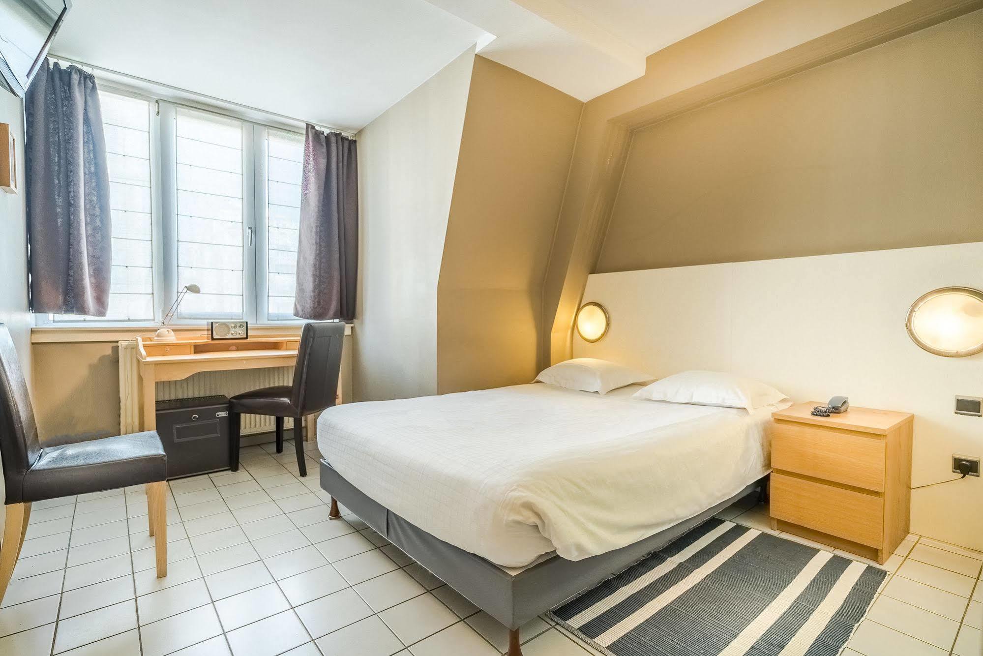 Hotel Lambeau Etterbeek Екстериор снимка