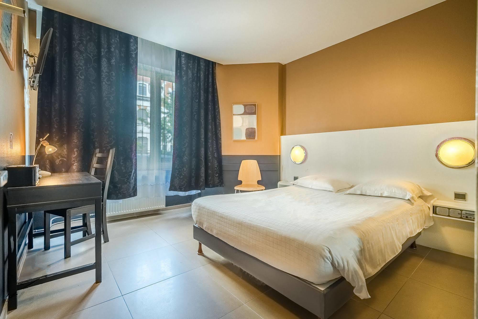 Hotel Lambeau Etterbeek Екстериор снимка